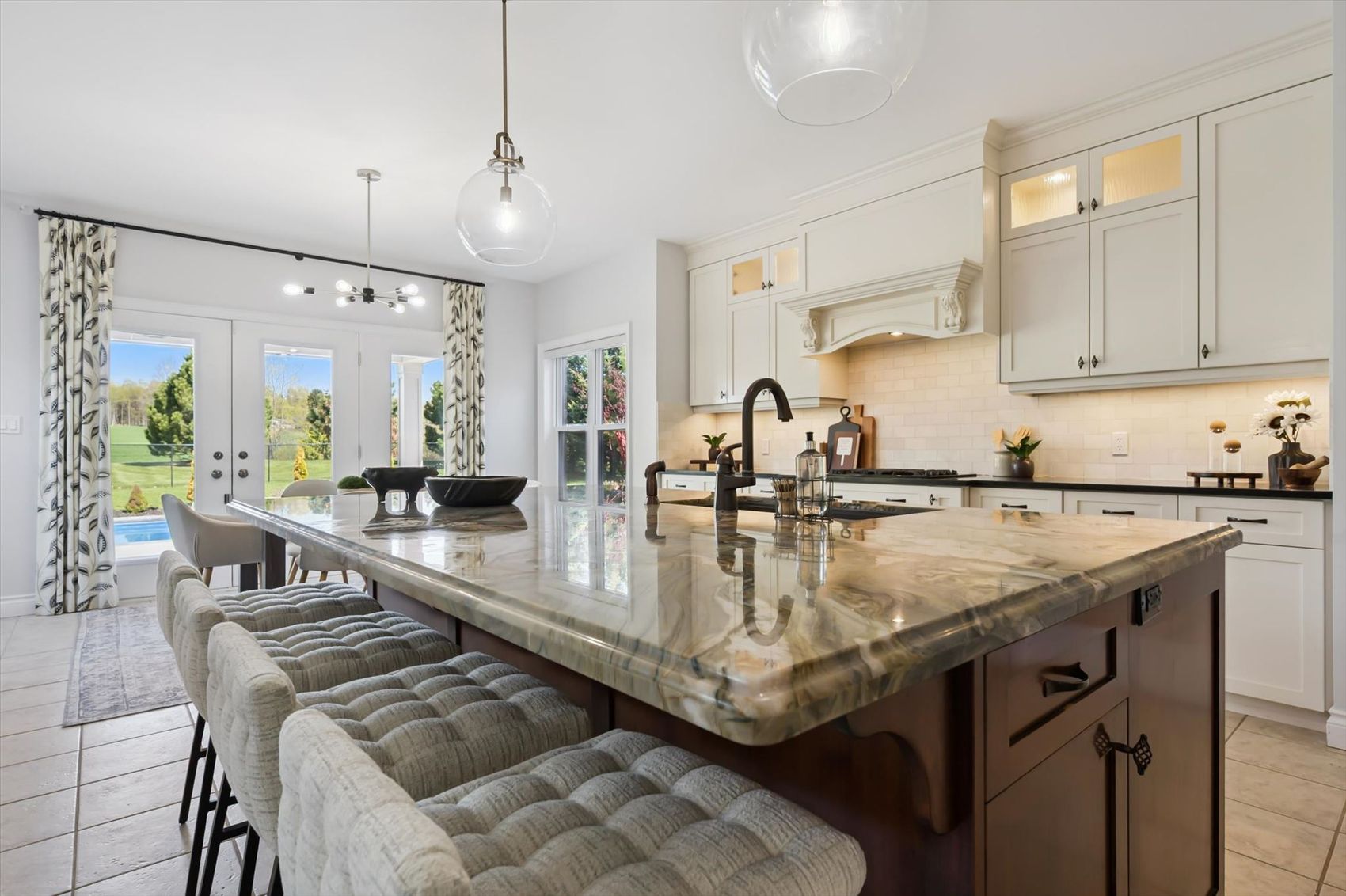 Breakfast Bar — 23 Old Ruby Lane