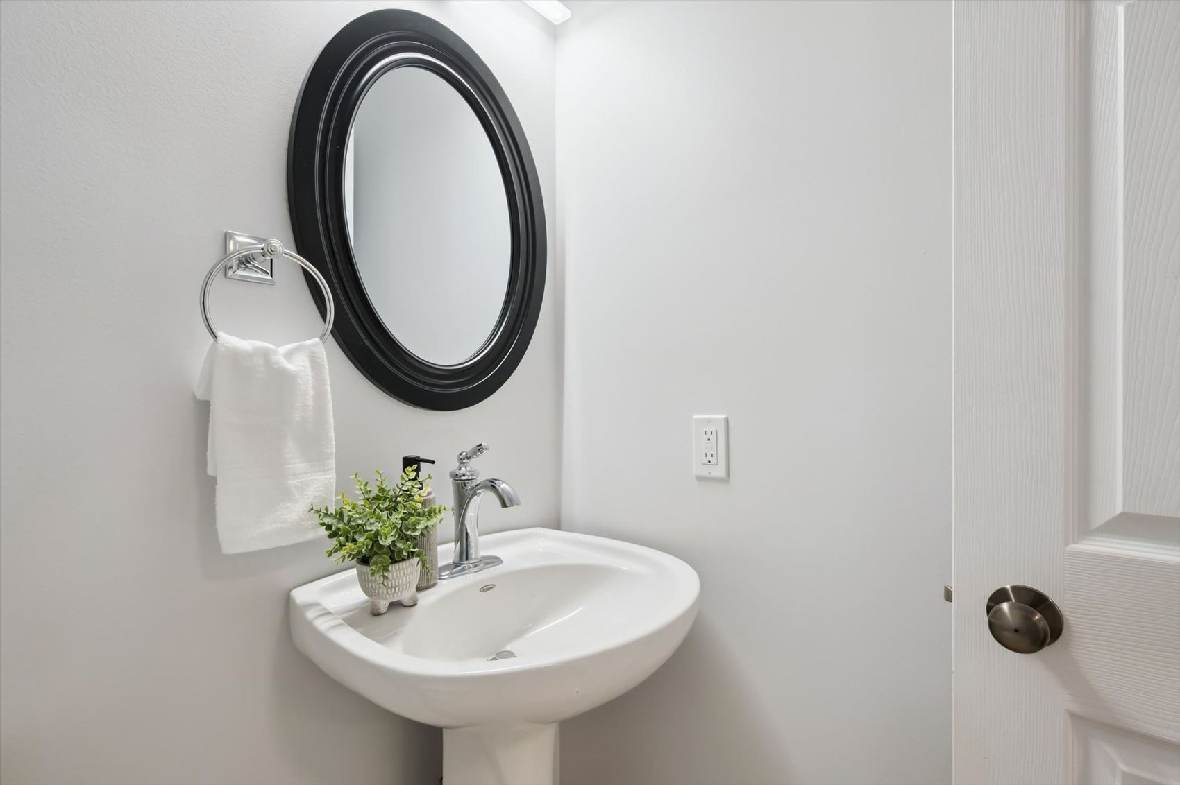 Powder Room — 23 Old Ruby Lane